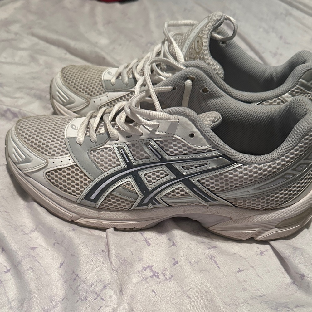 ASICS Women's White and Gray Sneakers